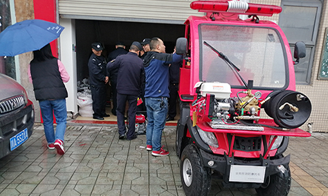 四輪消防摩托車(chē)入駐成都學(xué)府社區(qū)微型消防站